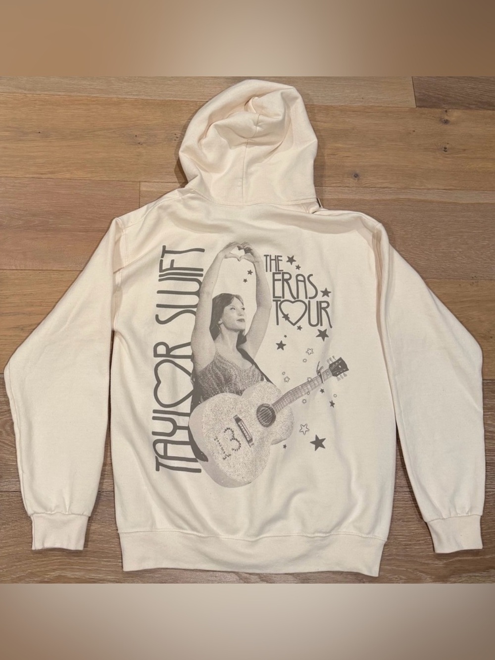TAYLOR SWIFT Merch- The Eras Tour Fearless Heart Hands Guitar Official Hoodie M
